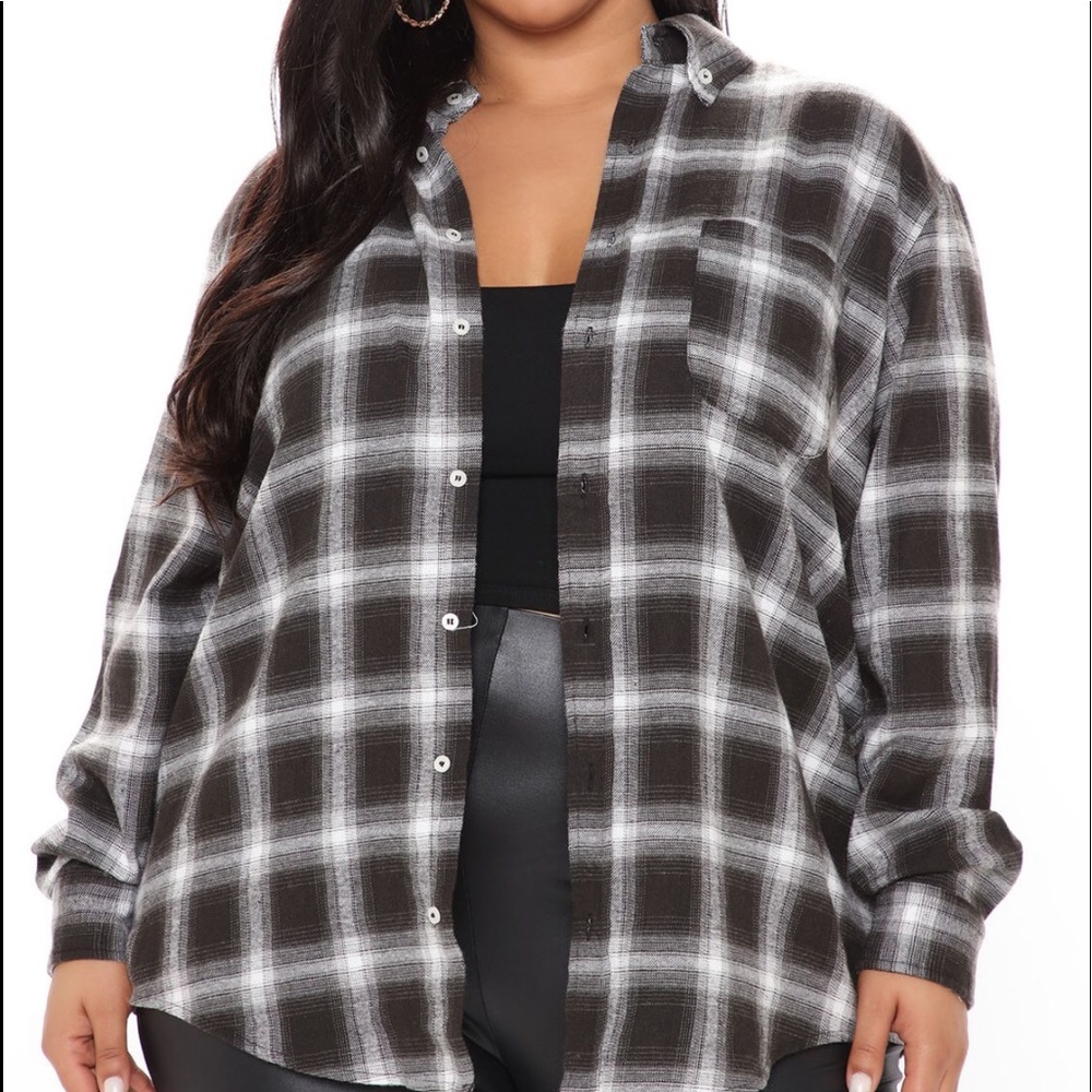 Oversized bottom down plaid shirt